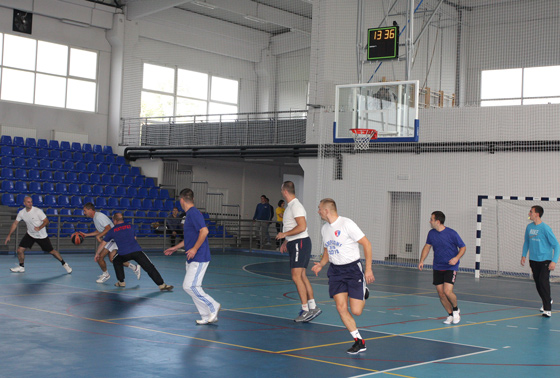Košarkaški meč između ekipa Rektorata i Fakulteta fizičkog vaspitanja i sporta