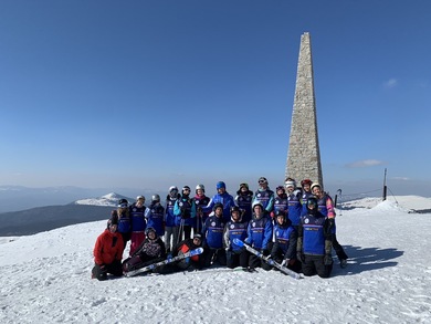 Студенти задовољни скијањем на Копаонику