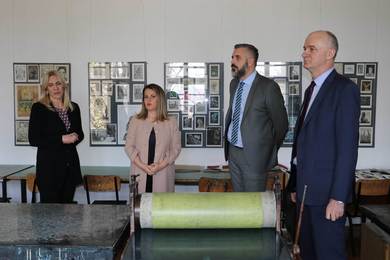 Predsjednica Cvijanović i ministar Rajčević posjetili Akademiju umjetnosti 
