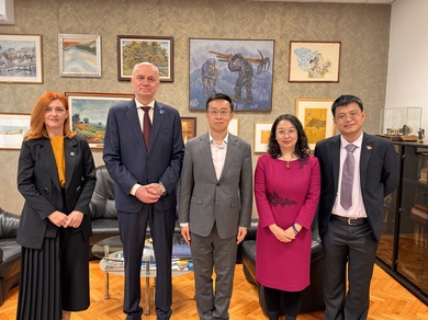 Отправник послова Амбасаде Кине посјетио Универзитет 