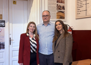 Representatives of the UNIBL at the symposium on ana...