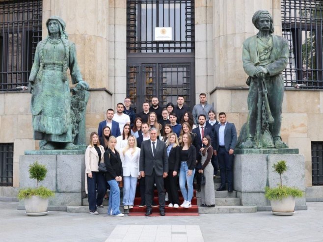 Предсједници Републике и Парламента разговарали са студентима права