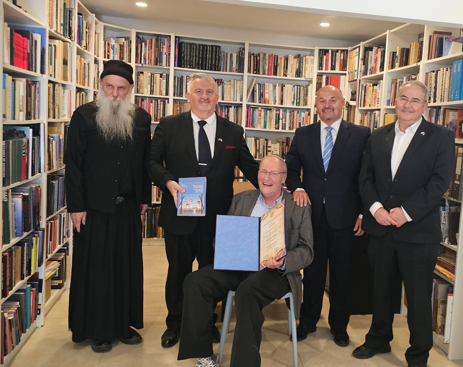 Efraimu Zurofu uručen počasni doktorat Univerziteta u Banjoj Luci