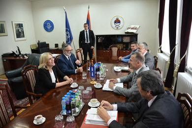 ​Predsjednica Vlade RS i ministar prosvjete posjetili Univerzitet u Banjoj  Luci
