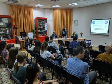 Представници Филозофског и Филолошког факултета „Шко...